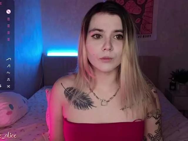 Alice-teaseee on BongaCams 