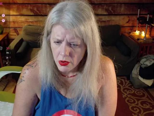 Alicescuriosity on BongaCams 