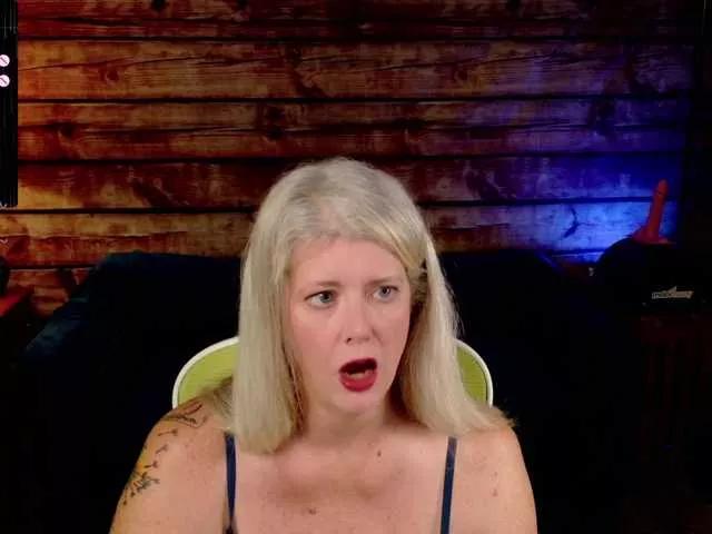 Alicescuriosity on BongaCams 