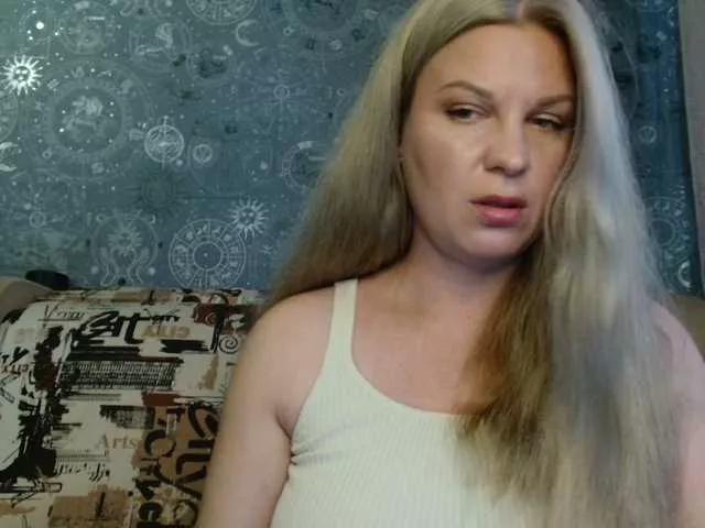 BlondeFox on BongaCams