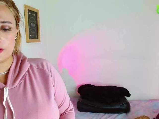 carlabeer on BongaCams 