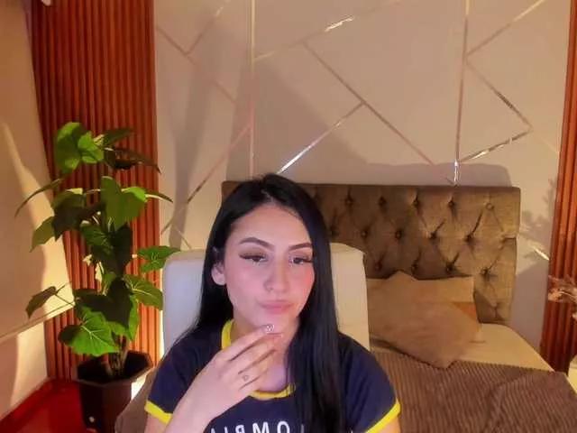 Coraliinee on BongaCams 