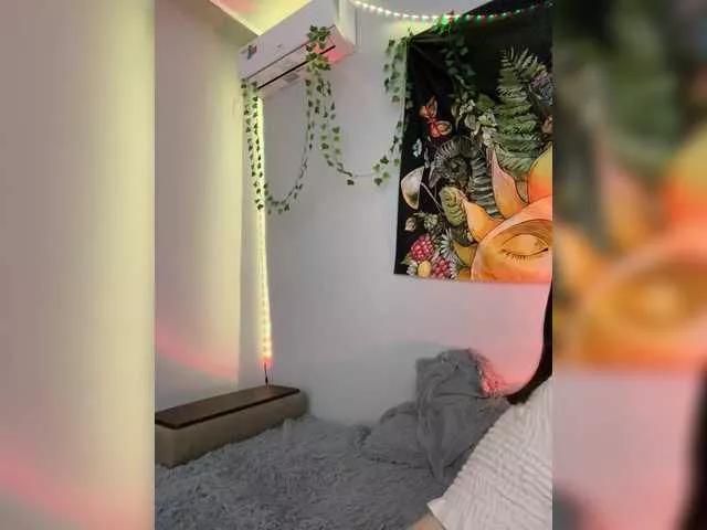 CrazyAleona on BongaCams 