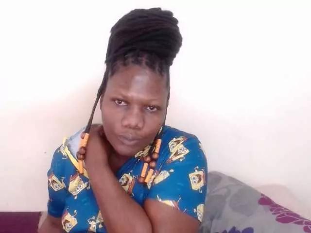 CurvyPear on BongaCams 