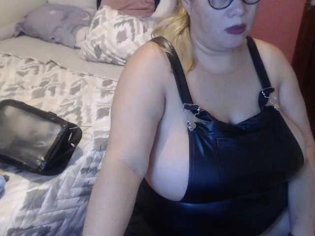 ElizabethTaylor8 on BongaCams 