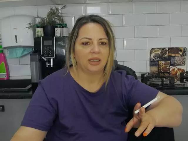 EllaSwan on BongaCams 