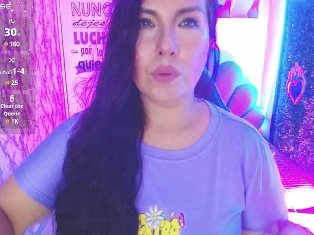 Evelyn-mature19