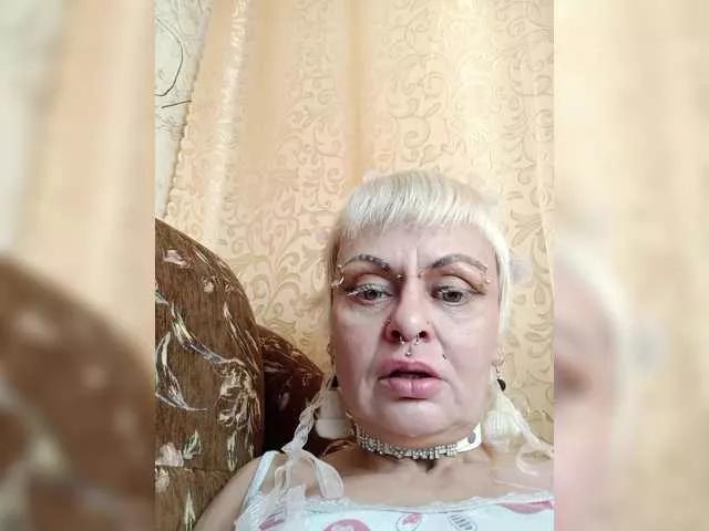GardenerofIllusions on BongaCams 