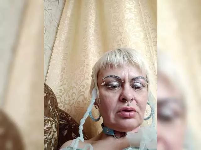 GardenerofIllusions on BongaCams 