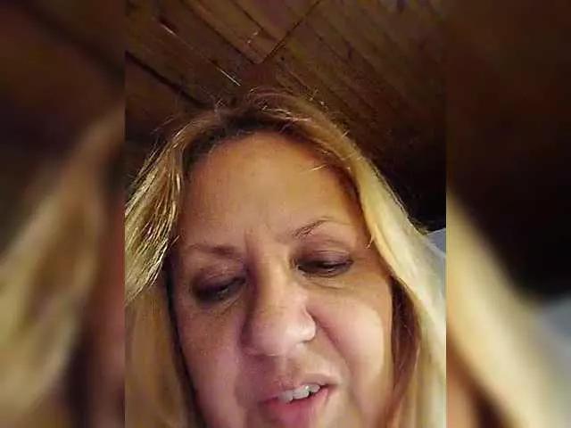 HOTBABYSUCKS1 on BongaCams 