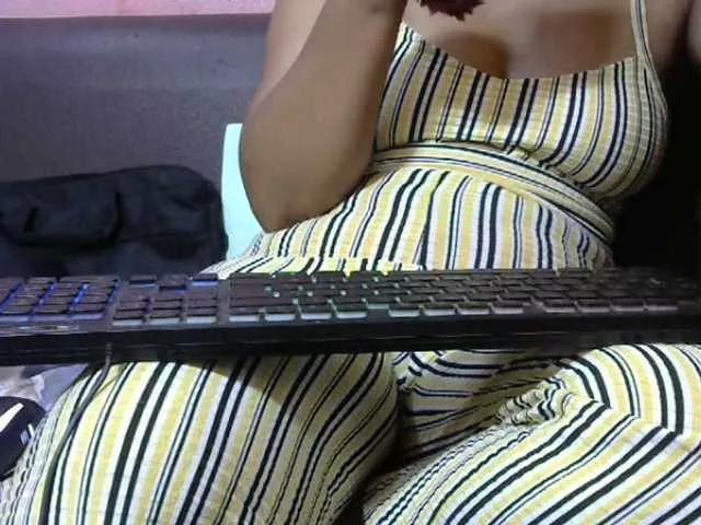 jenniella on BongaCams 