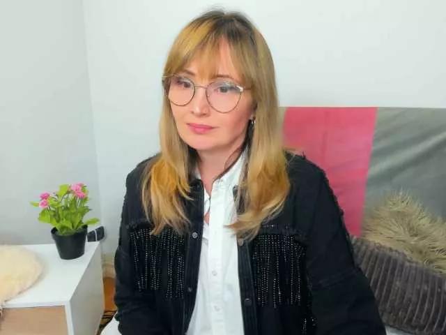 JustineAmore on BongaCams 