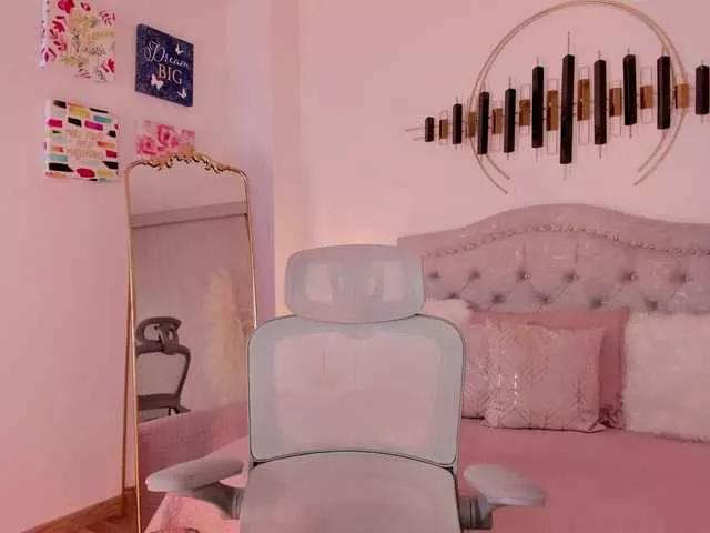 LaraBaker