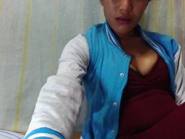 Laurencia12 on BongaCams 