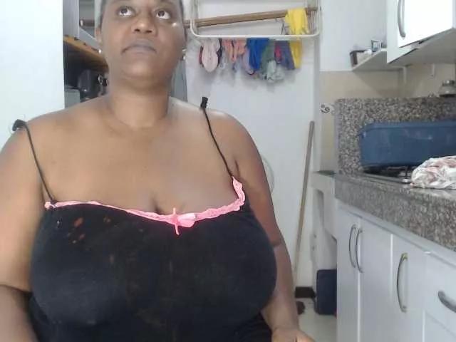 LiraRusso1 on BongaCams 