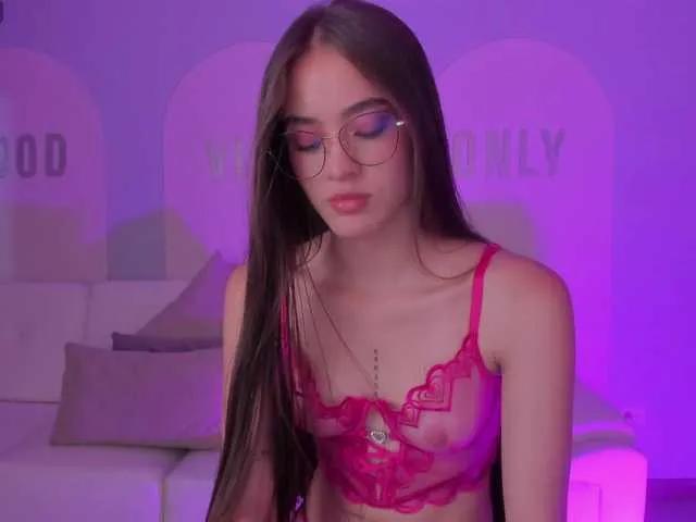 MaiaCollins1 on BongaCams 