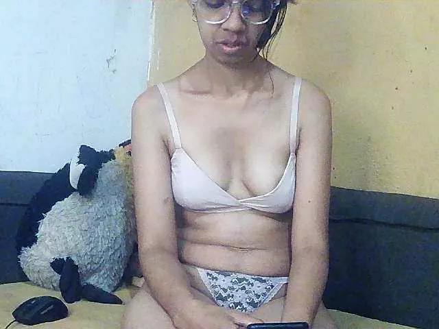 Mimie586 on BongaCams 