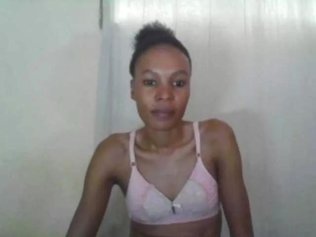 Sweetpetite254 on BongaCams 