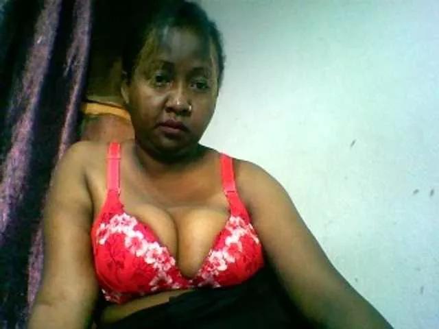 Sylivinaahh on BongaCams 