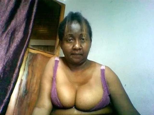 Sylivinaahh on BongaCams 