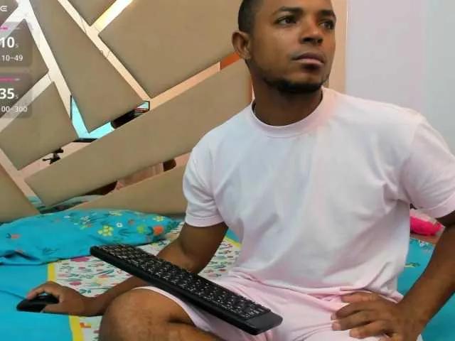 tu-y-yo19 on BongaCams 