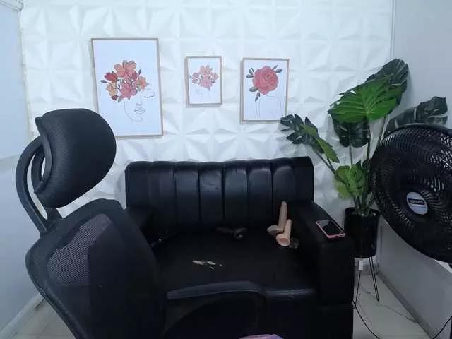 Valentina-mature