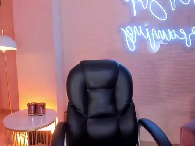 VictoriaMilan on BongaCams 