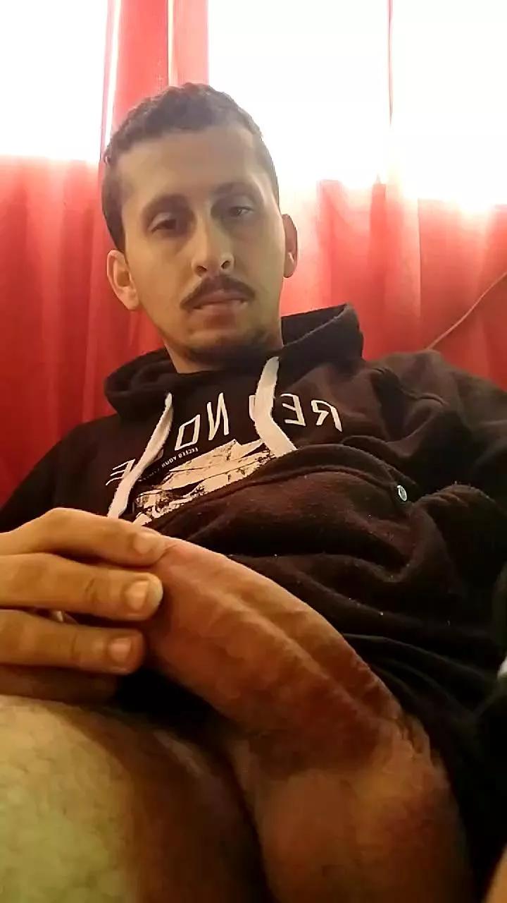 Alemaoroludo2 on Cam4 