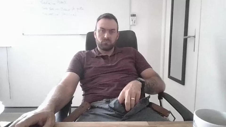 amant35_x on Cam4 