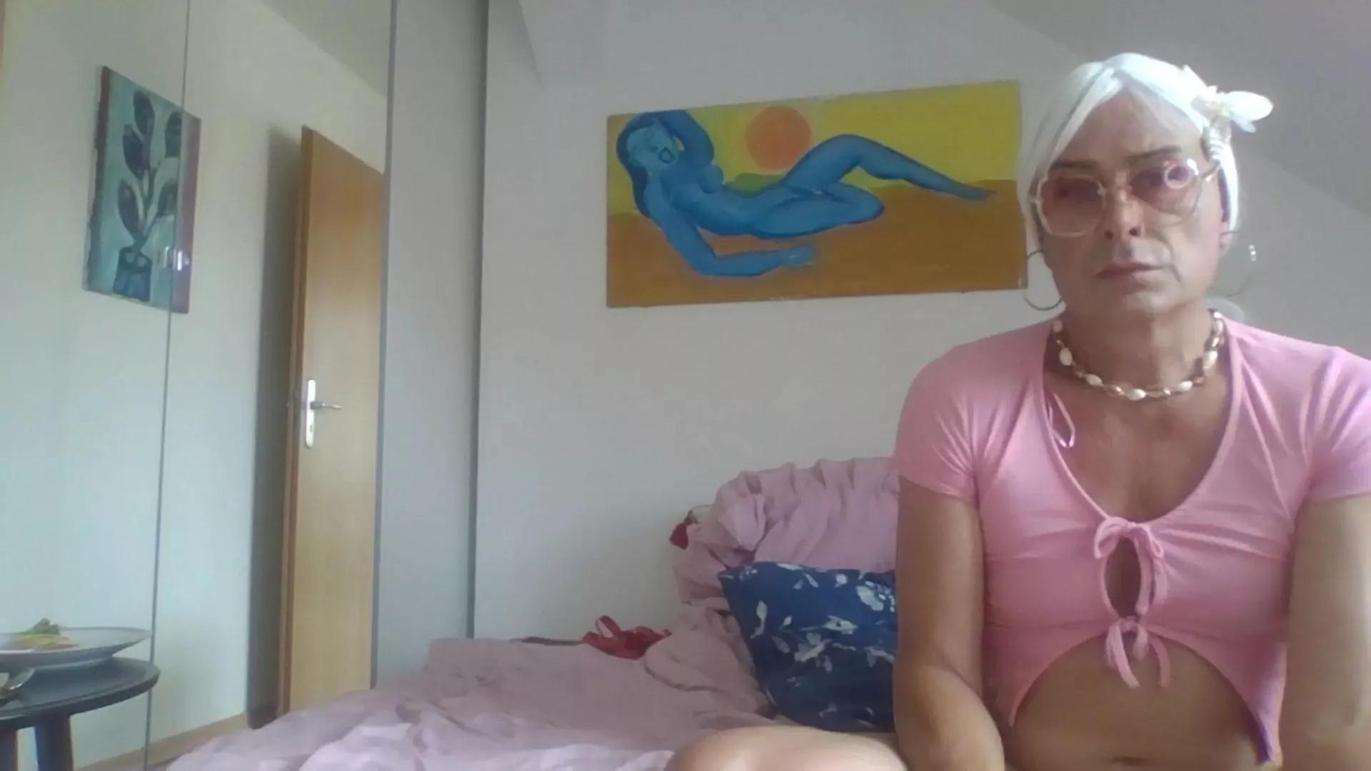 Anazone1 on Cam4 
