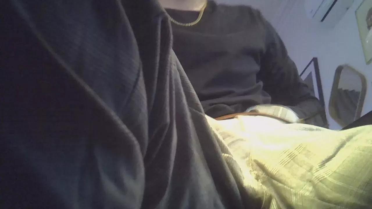 bigone46_xxx on Cam4 
