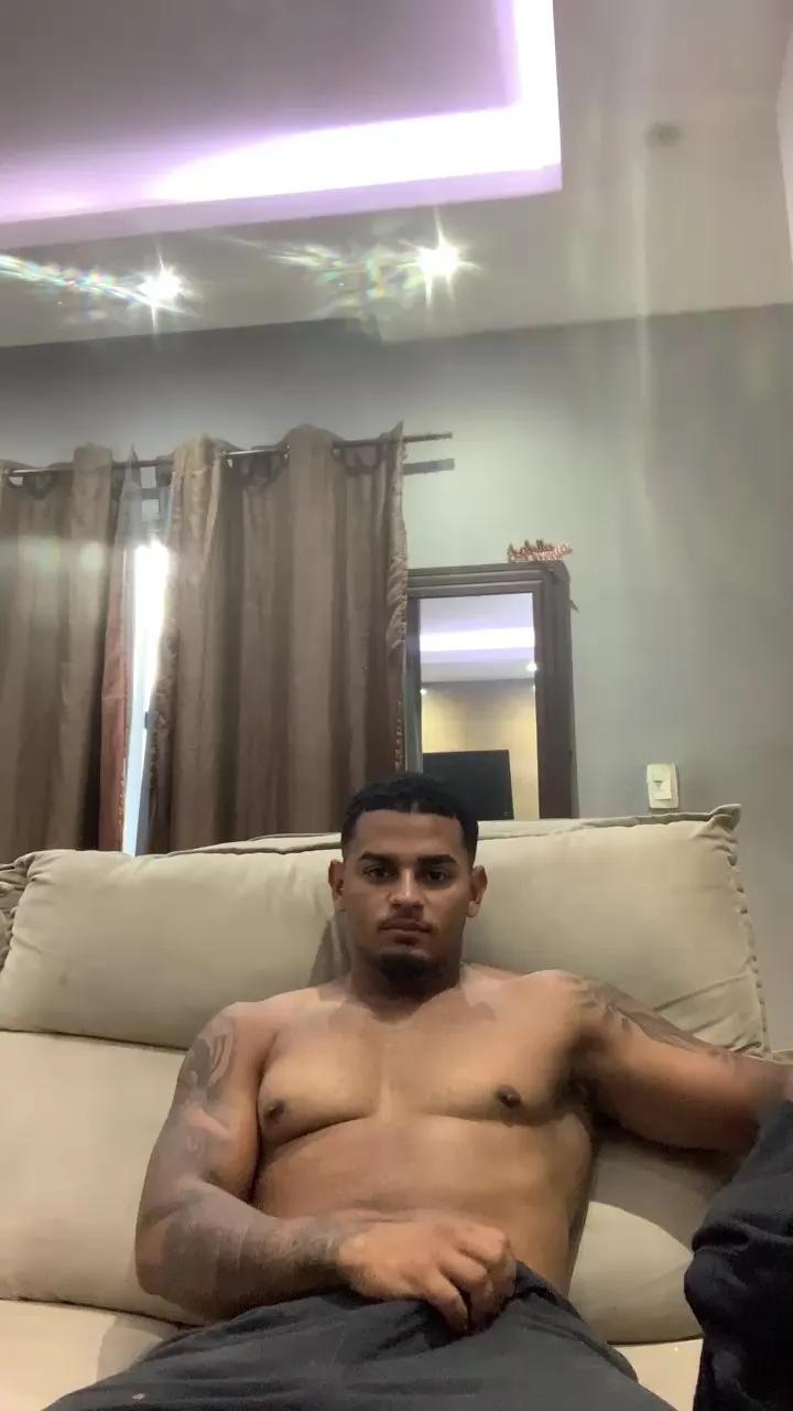 dngomes_xxx on Cam4 