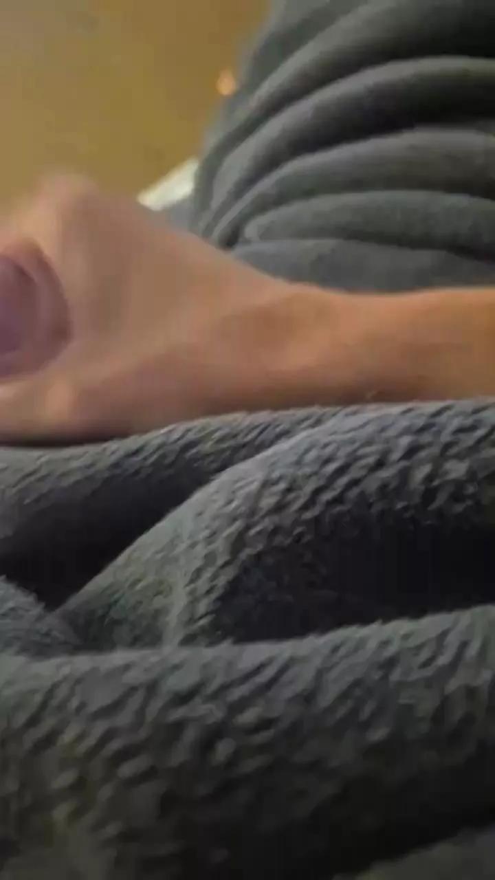 Hornyboy48196 on Cam4 