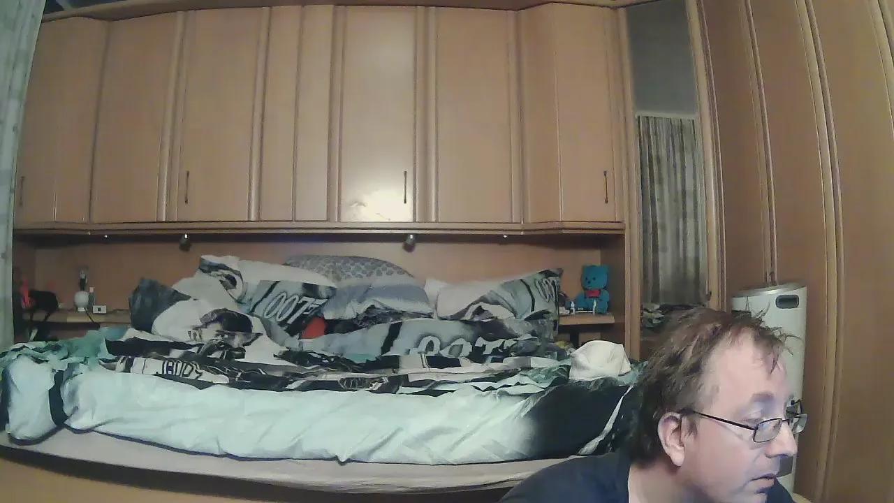 hotwife2026 on Cam4 