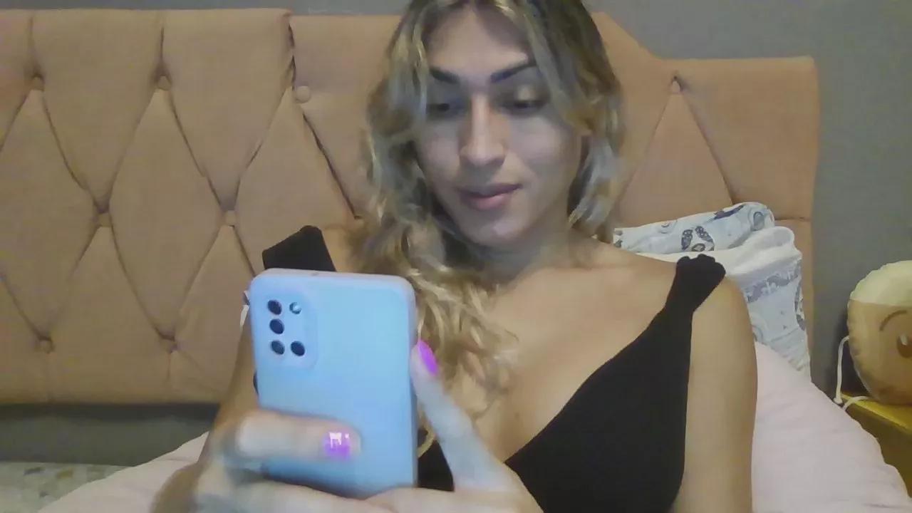 mariana105 on Cam4 