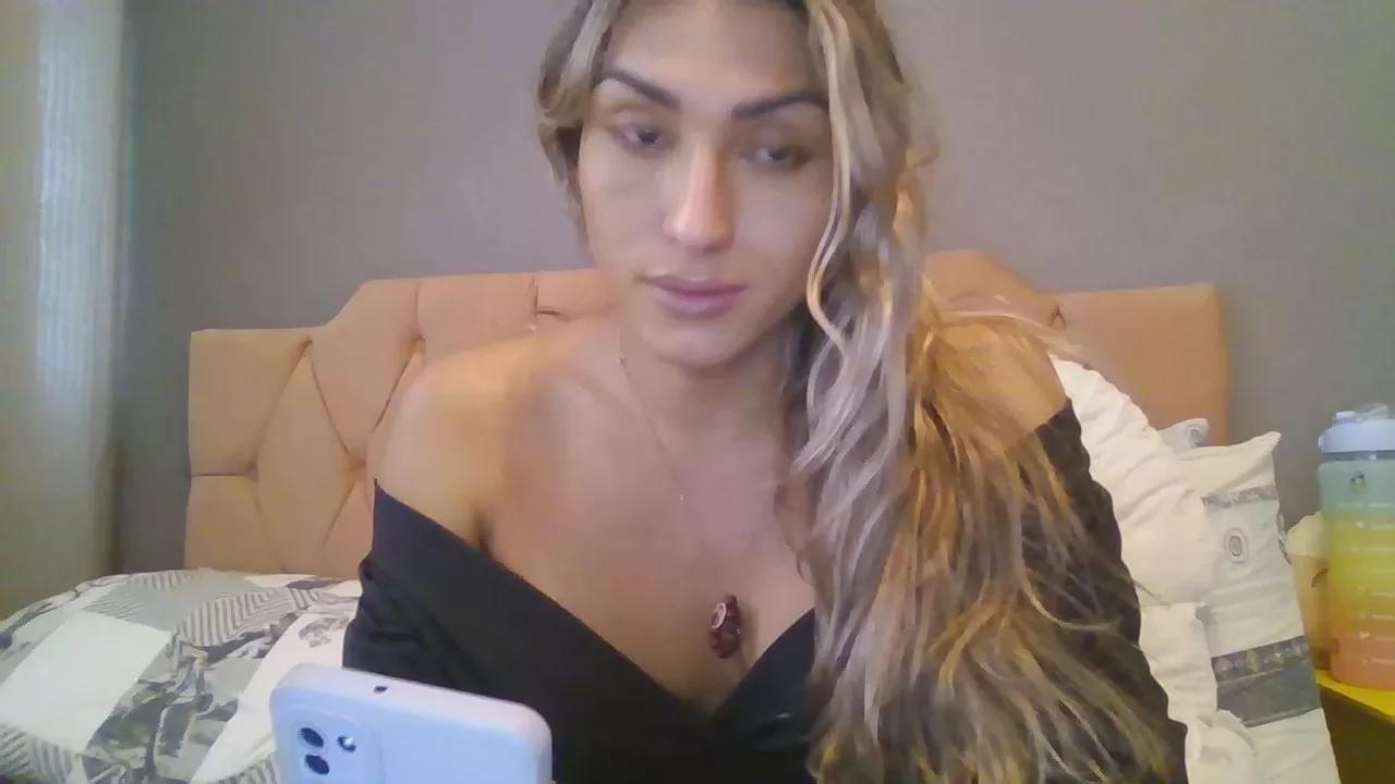 mariana105 on Cam4 