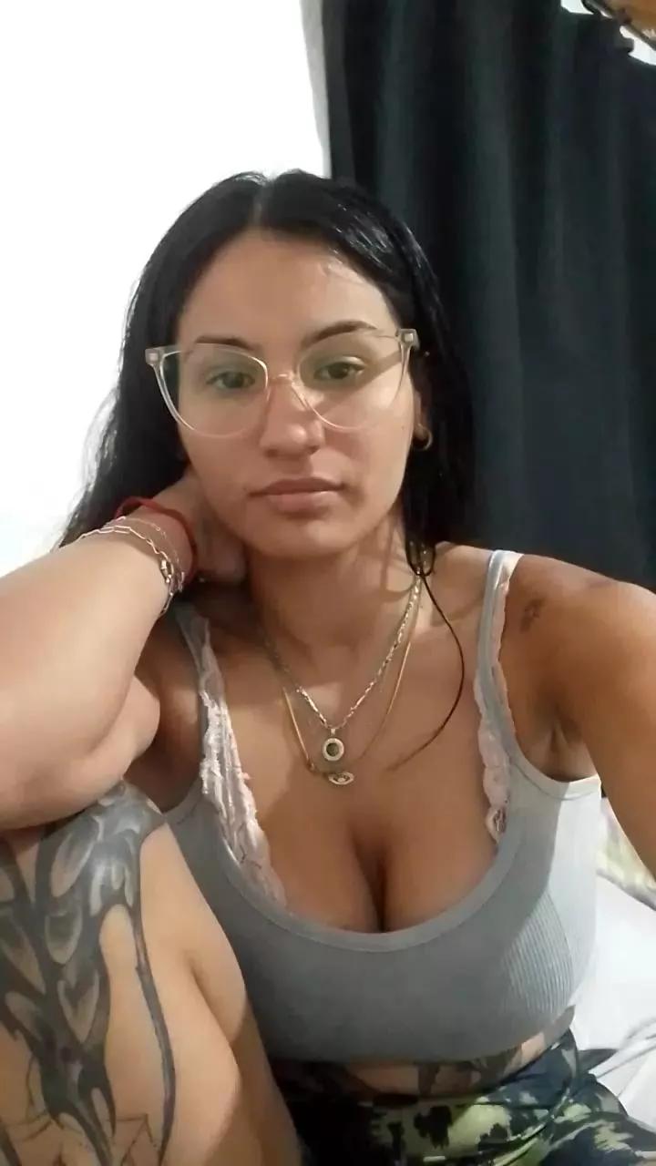 MICALOVERS on Cam4 