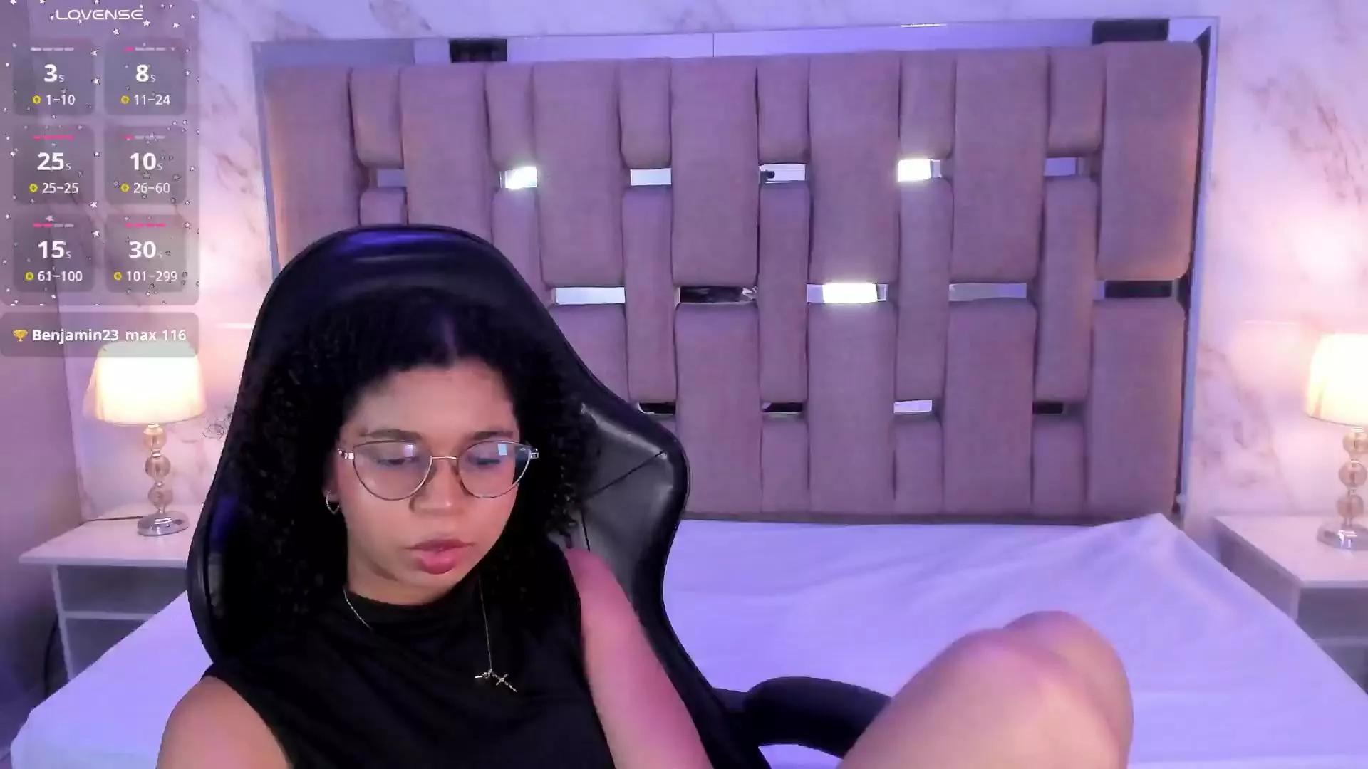 MilaHall on Cam4 