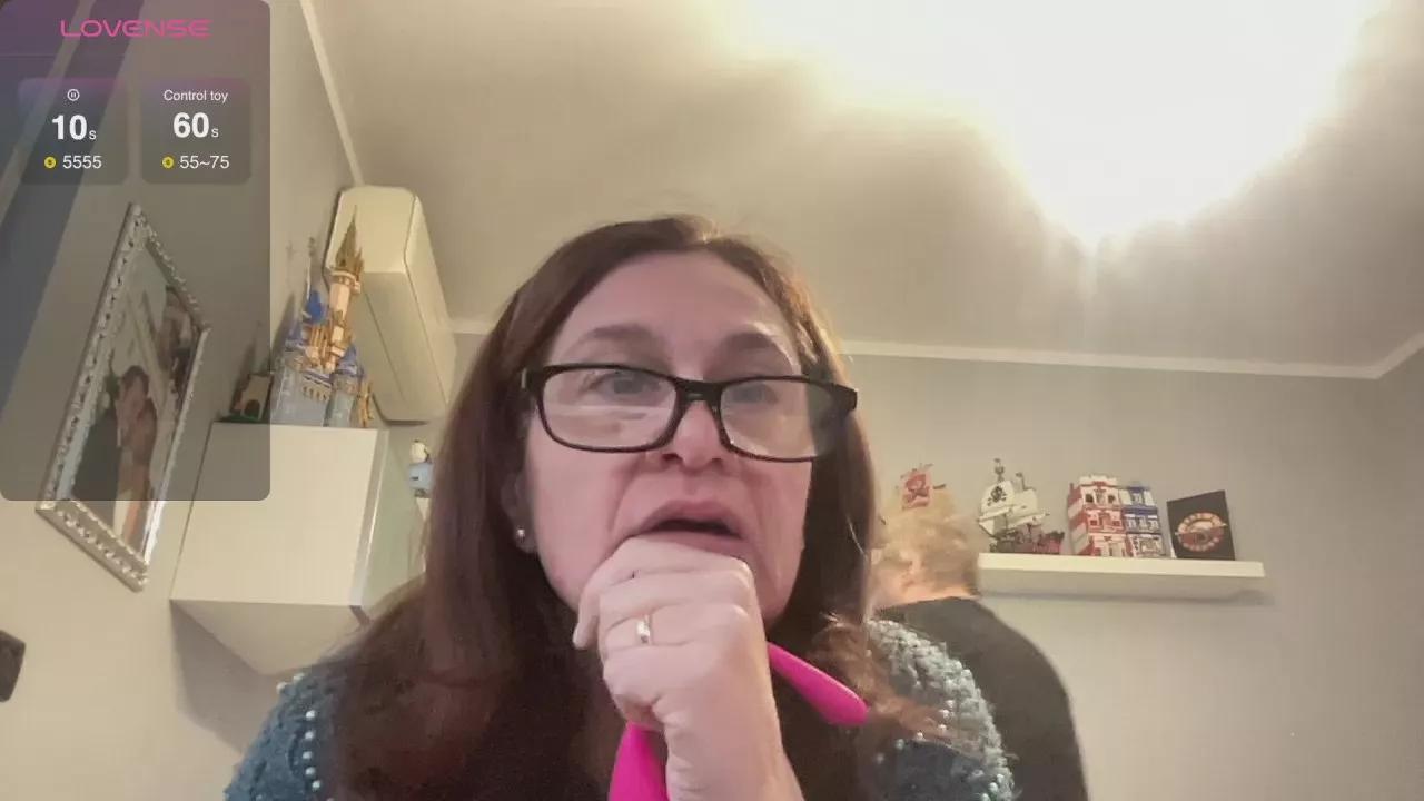 Monia_Axl_hot on Cam4 