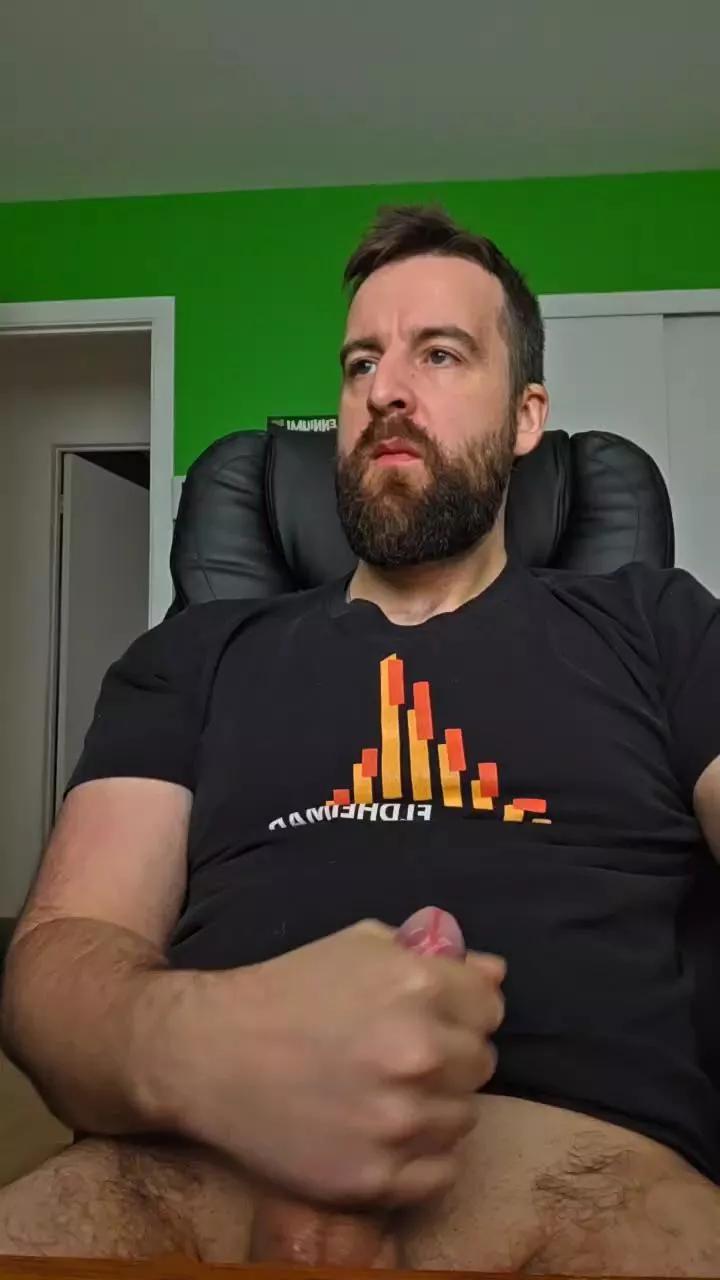 Pauly1988 on Cam4 