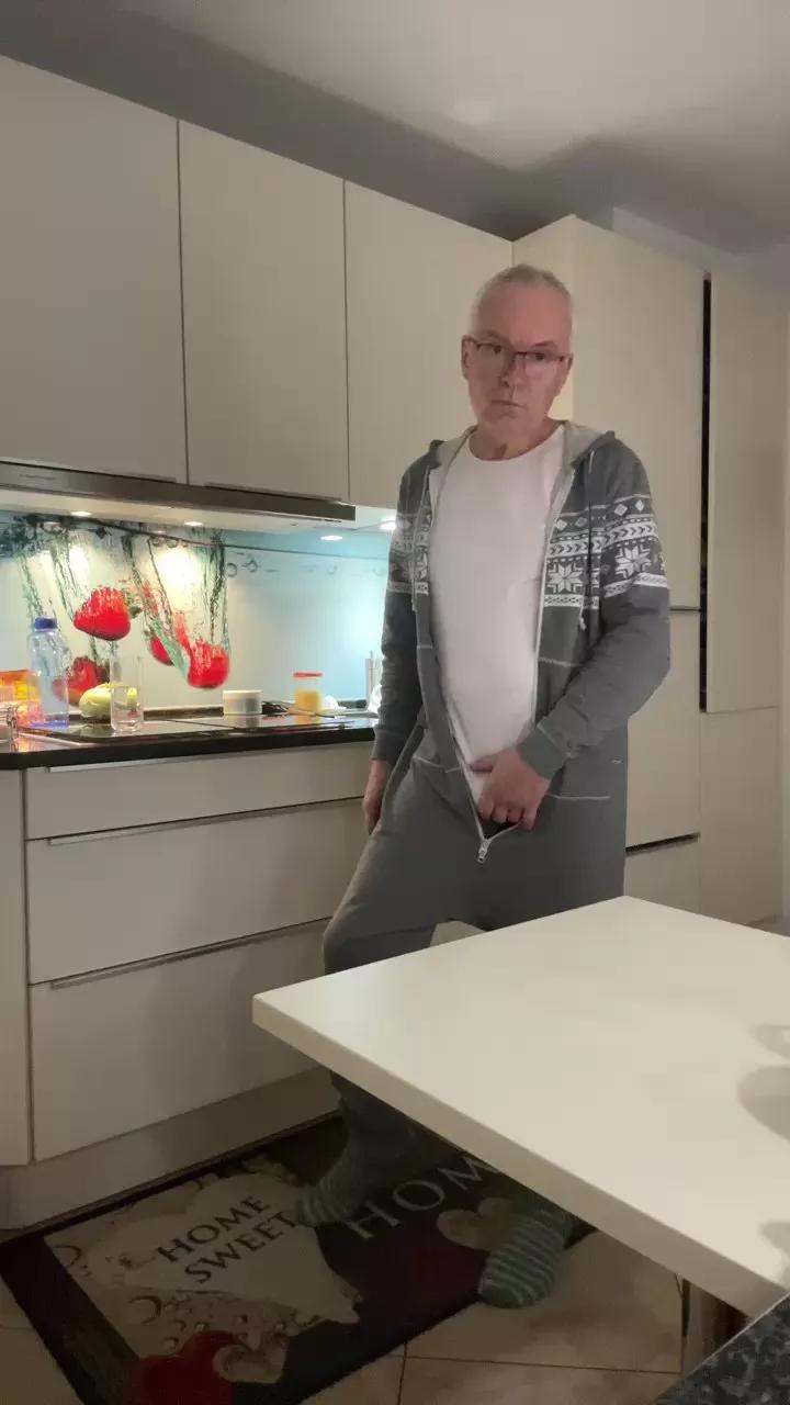 Strolch1707 on Cam4 