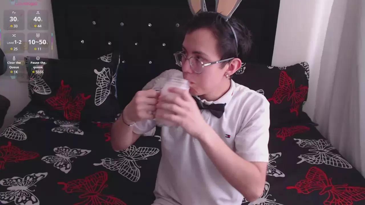 TinaNCharlie on Cam4 