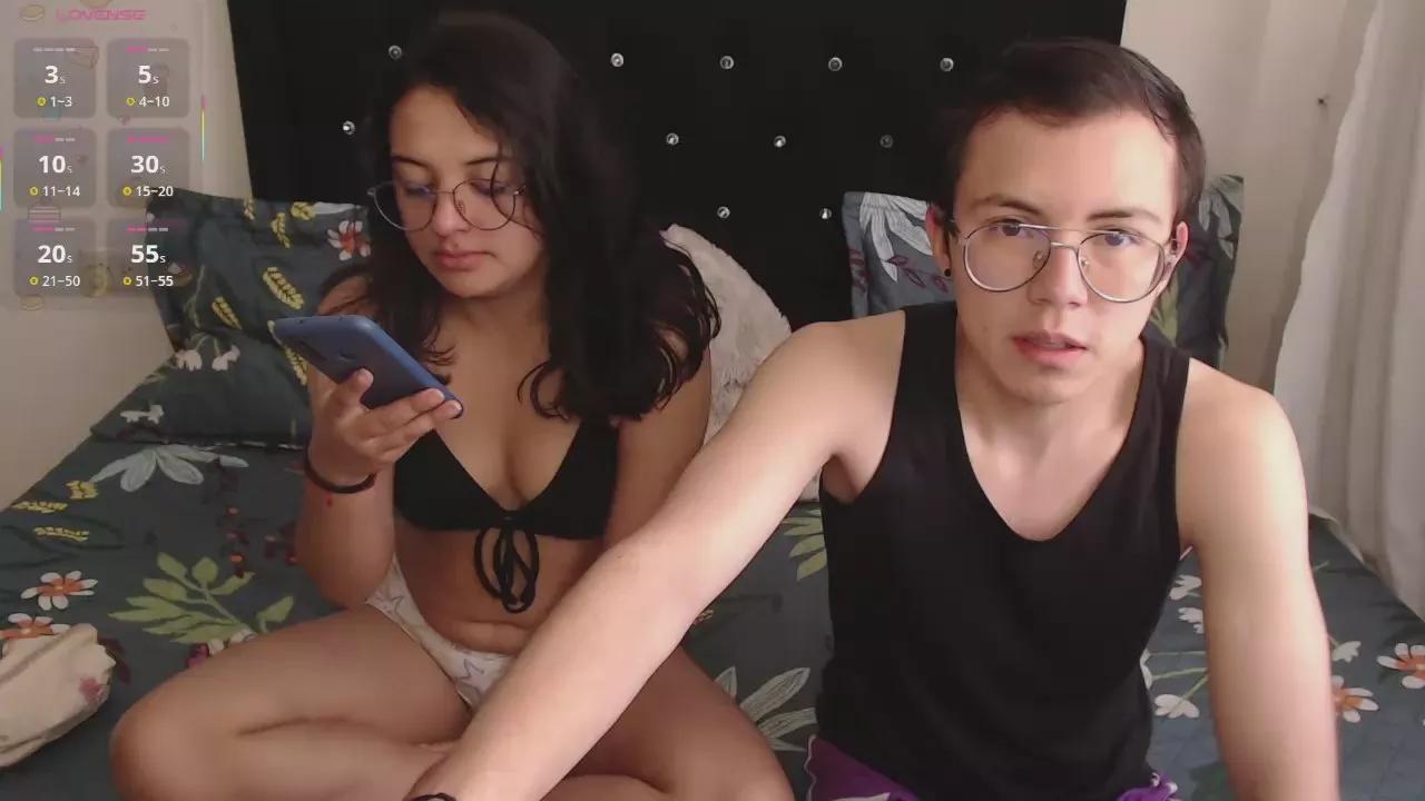 TinaNCharlie on Cam4 
