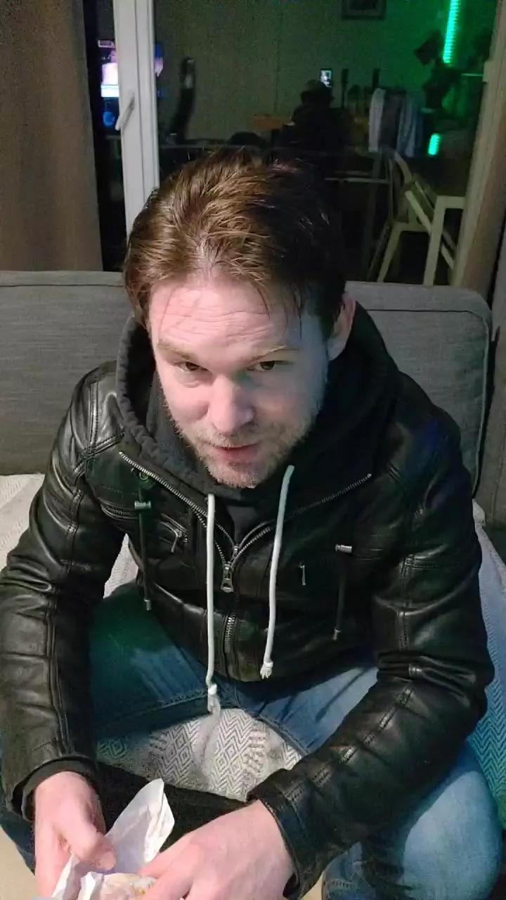 tomsauwer on Cam4 