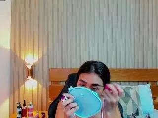 dulce-victoriaa on CamSoda 