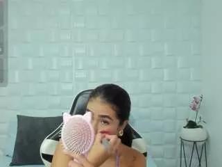 dulce-victoriaa on CamSoda 