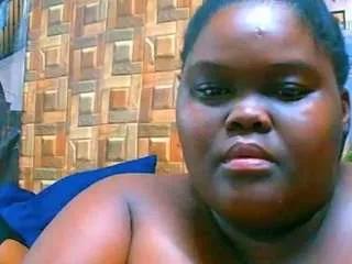 ebonyhotbuns on CamSoda 
