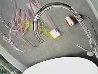voyeurcam-casa-salsa-bathtub-pov on CamSoda 