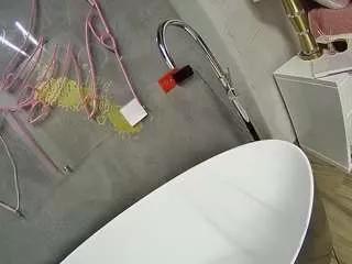 voyeurcam-casa-salsa-bathtub-pov on CamSoda 