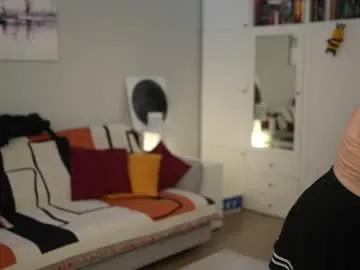 _blackbee_ — skirt off [620 tokens left] #erotic #smile #natural #dance